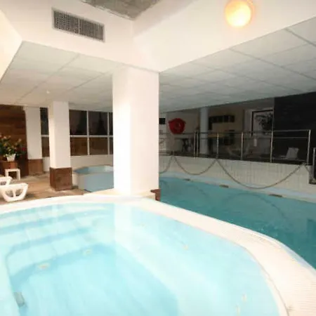 Appartement Le - Piscine 8 - Pour 4 Personnes Mae-8894 Gourette